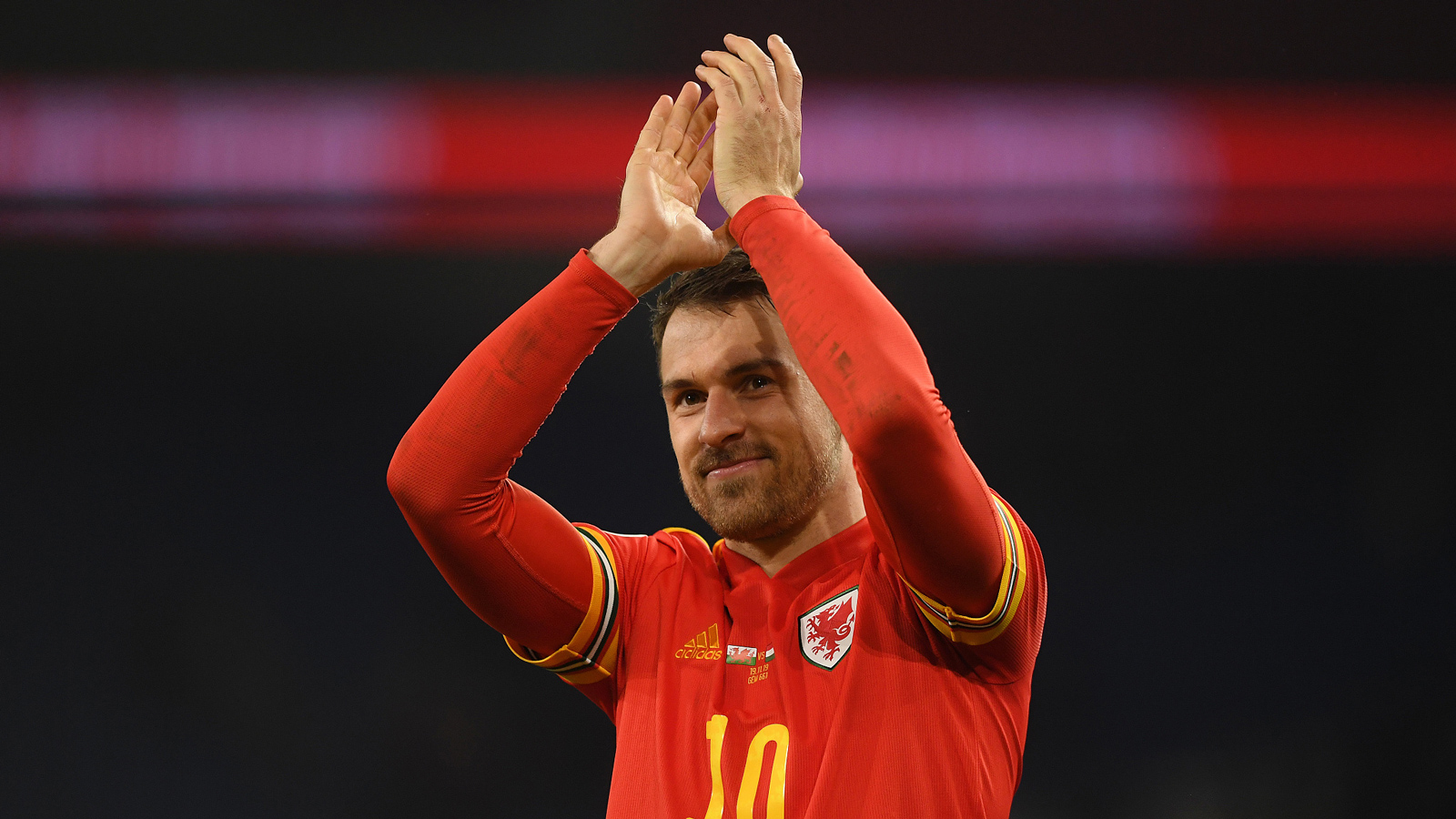 lol-马赛发布备战花絮；关键时刻主帅复盘；法甲任务艰巨；临场指挥获称赞(法塔赫组织与以军展开激烈交火)