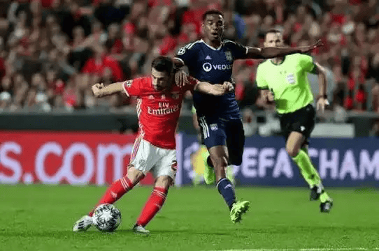 英雄联盟-葡超赛程吃紧，本菲卡赛前再遭质疑，压力陡增，球探报告显示潜力(葡超本菲卡今天比赛)